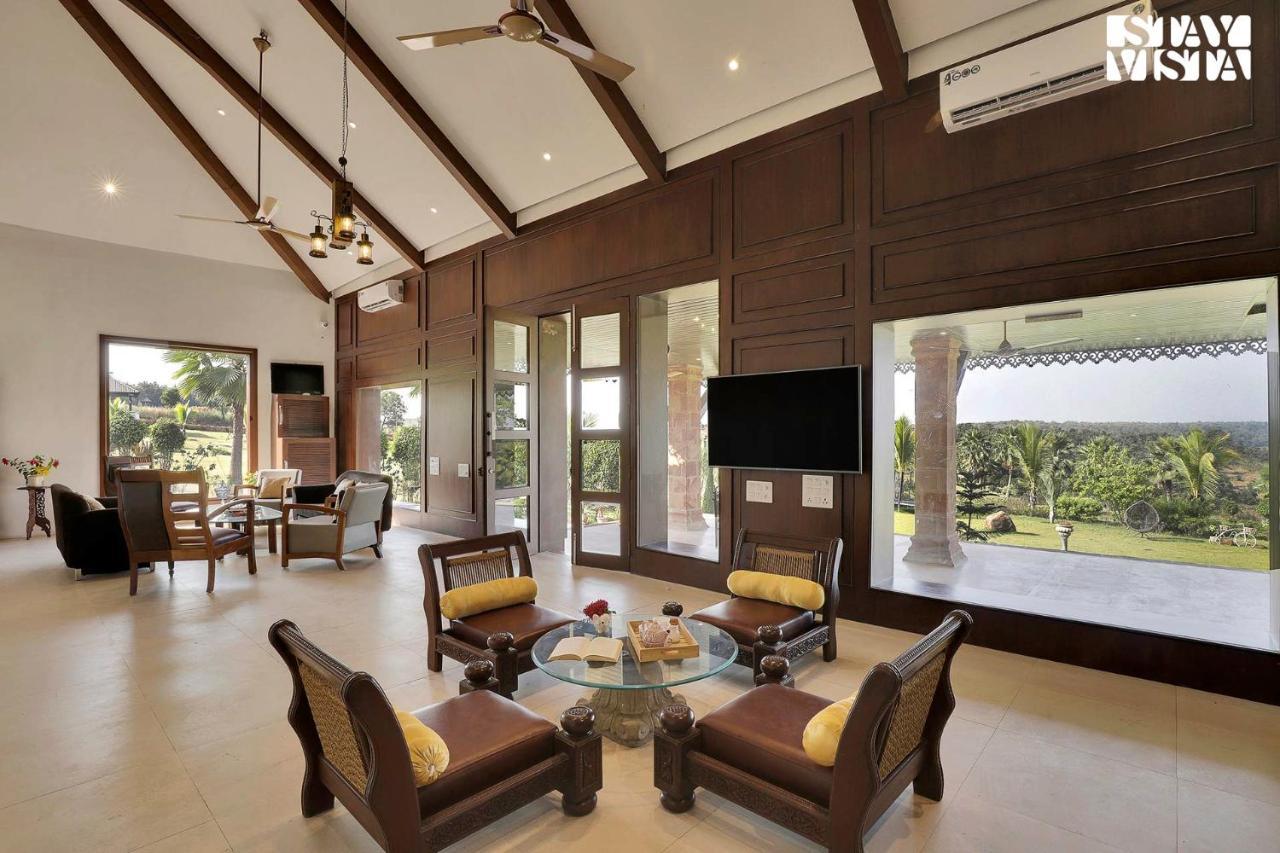 Stayvista'S Lakeside Whispers - Lake & Mountain-View Villa With Lawn & Indoor-Outdoor Games Nagpur Ngoại thất bức ảnh