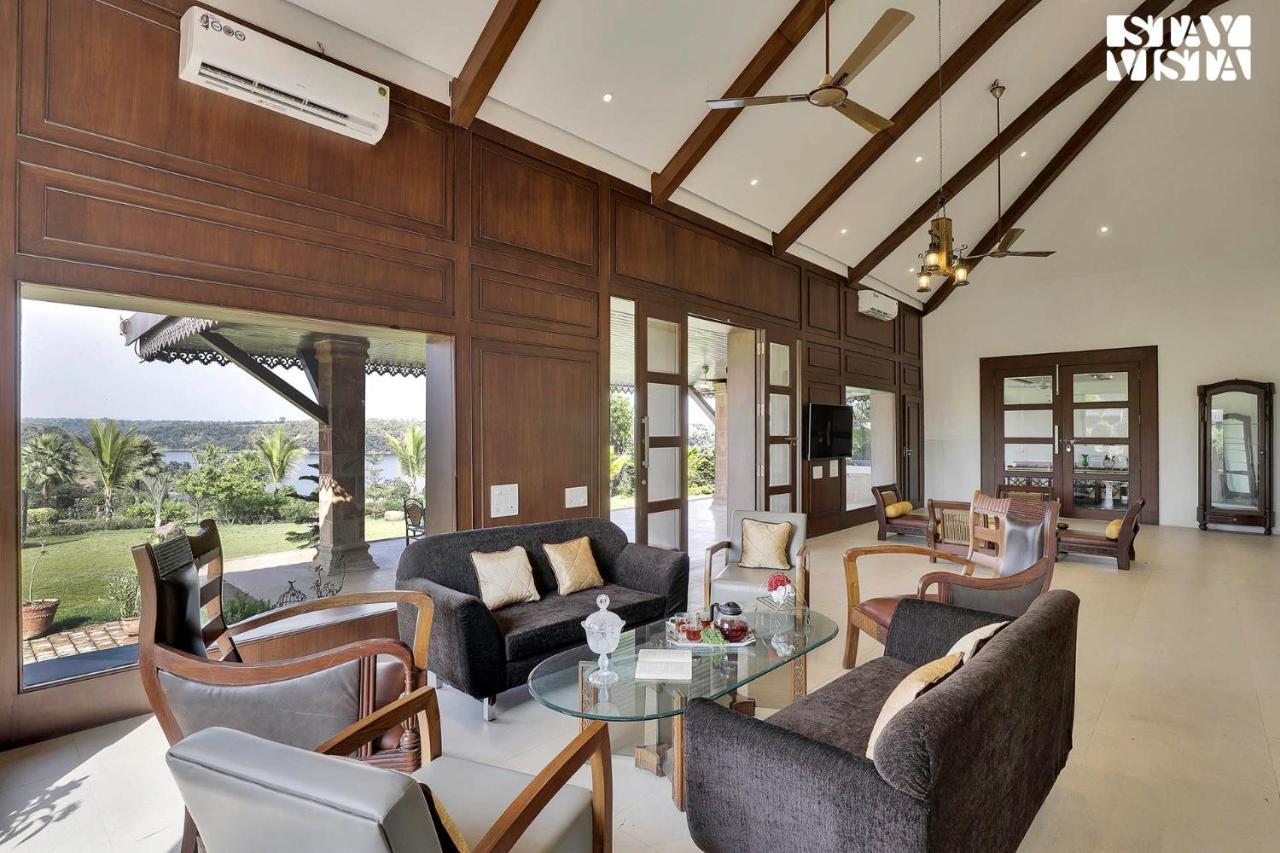 Stayvista'S Lakeside Whispers - Lake & Mountain-View Villa With Lawn & Indoor-Outdoor Games Nagpur Ngoại thất bức ảnh